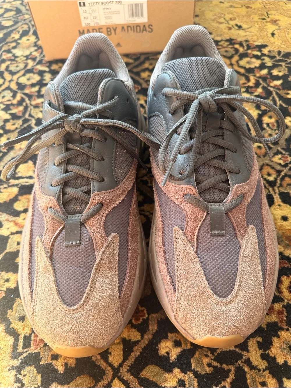 Yeezy Boost 700 